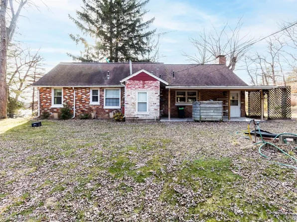 138 Yule Rd, Leonard, MI 48367