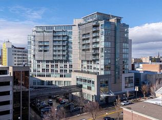 221 E College St APT 803, Iowa City, IA 52240