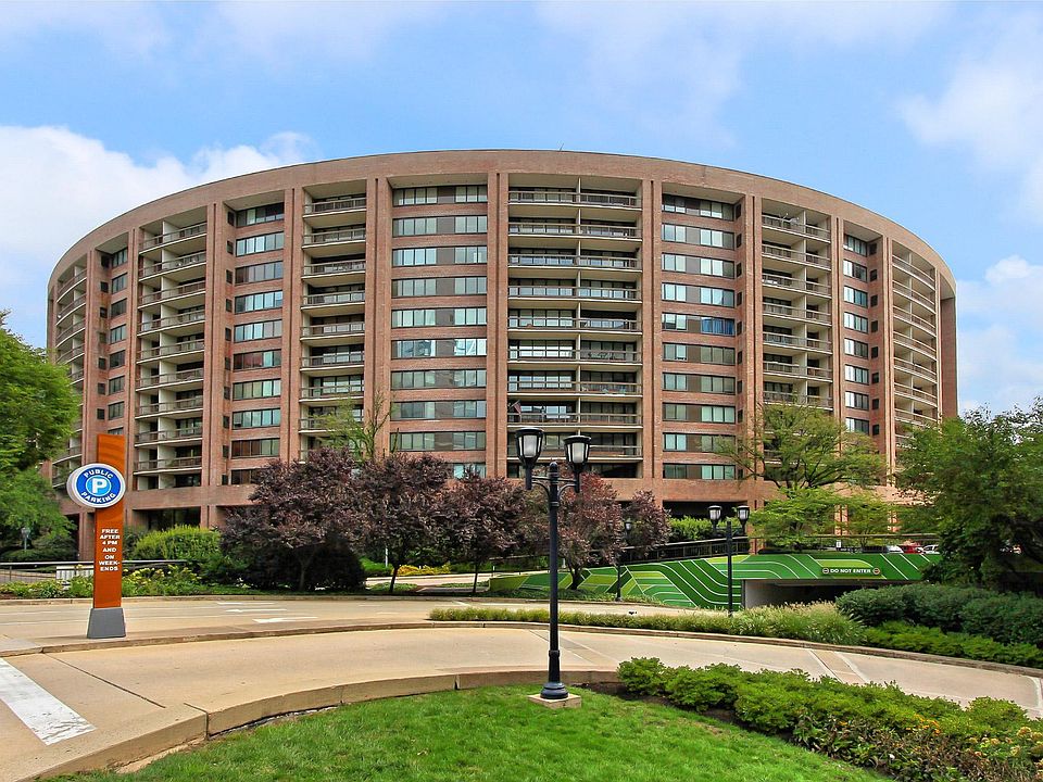 1st image of 1805 Crystal Dr APT 602S