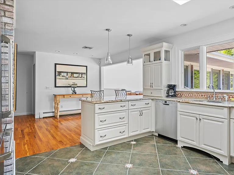 37 Johnny Ln — Photo 14