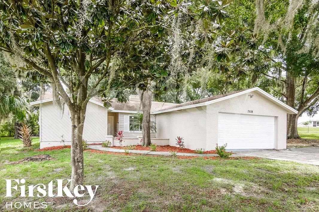 3 bed, 2.0 bath, 1506 sqft, $2,120 — Photo 2
