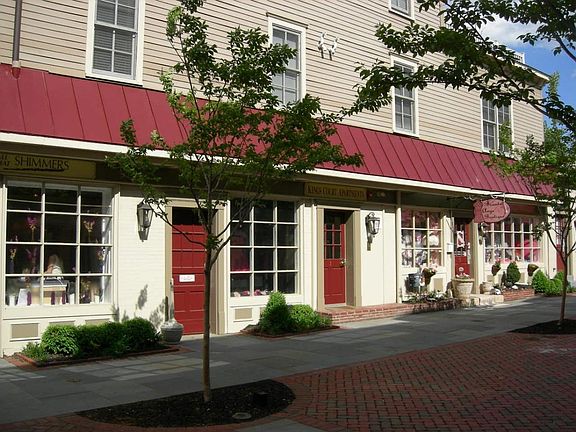 Exterior Photo plus Kings Ct view