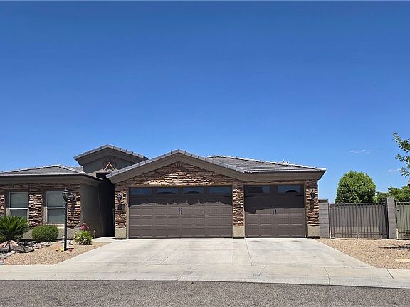 3rd image of 3828 Laguna Lane