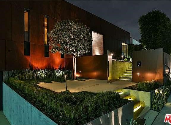4th image of 9312 Nightingale Dr