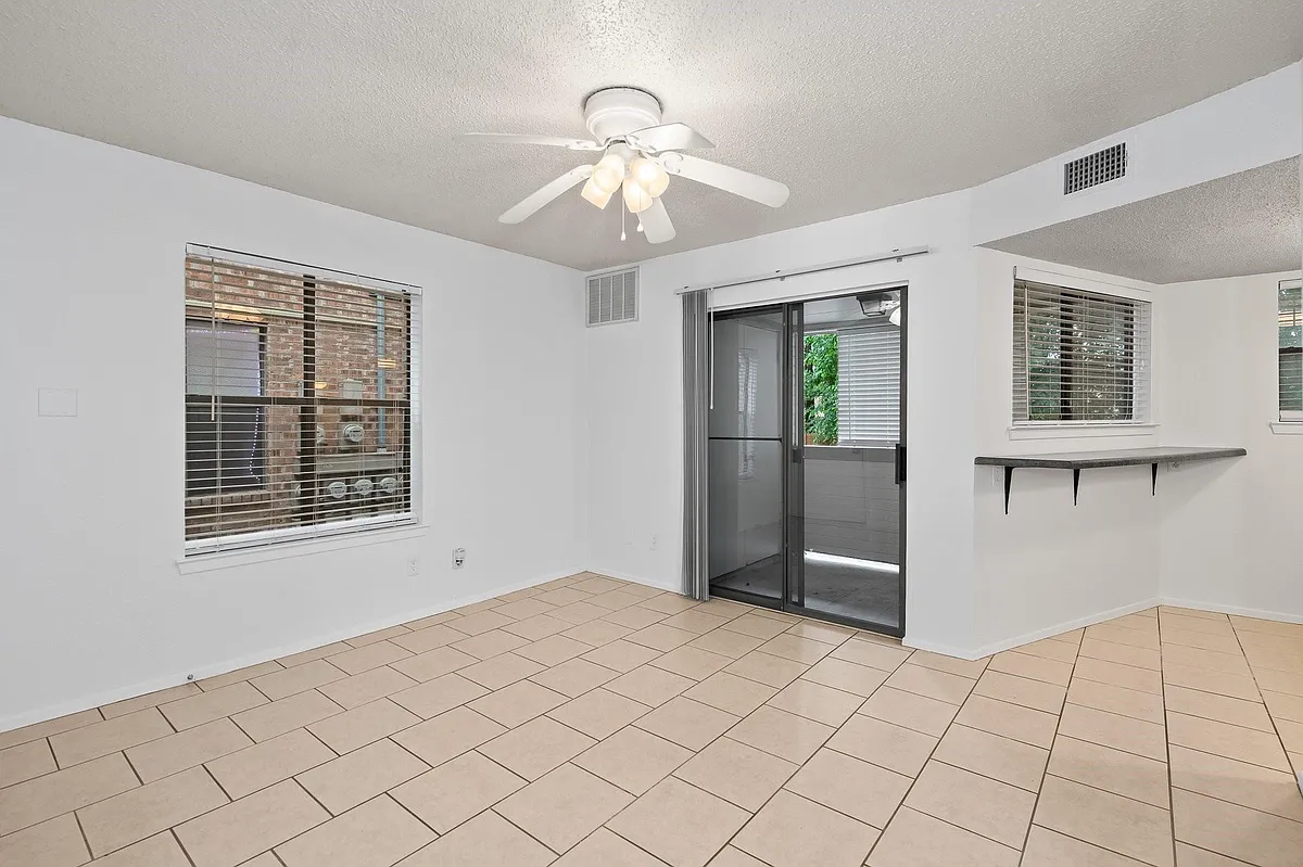 Building Photo - 2500 Burleson Rd #709