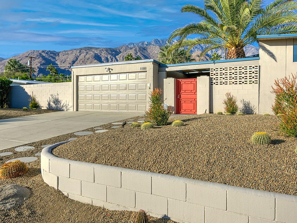 Mid-Century house in historic Racquet Club Estates.