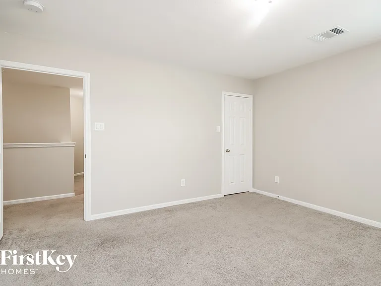 9207 Penfield Dr — Photo 11