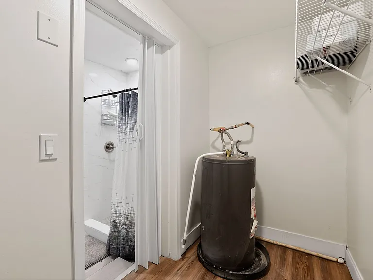 3313 W Leroy St — Photo 25