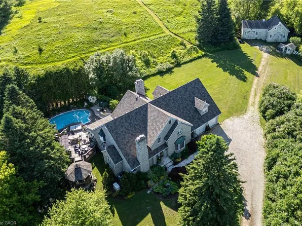 2134 Maplewood Rd, Wellesley, ON N0B 2M0