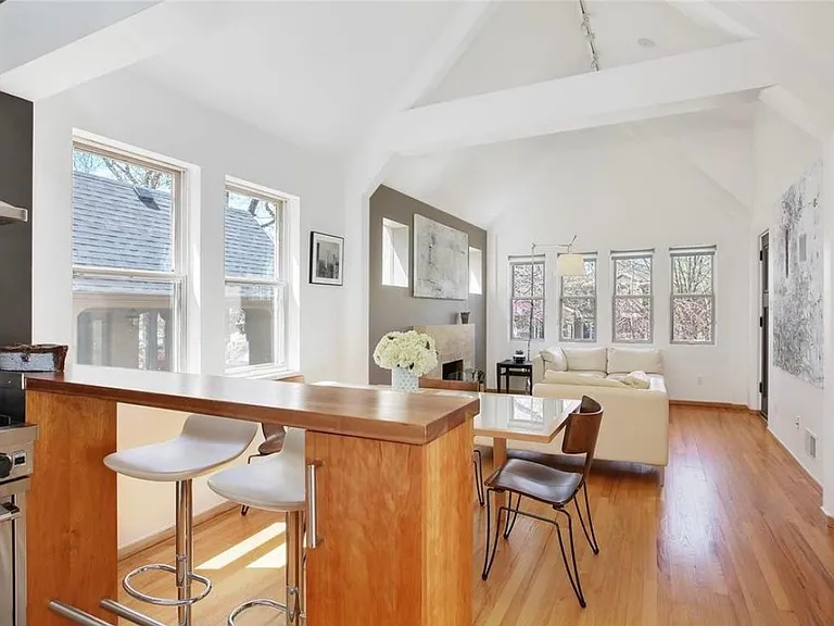530 Fillmore St — Photo 2