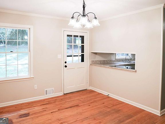 5th image of 162 Crossbow Cir