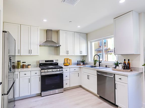 5th image of 1014 S Mollison Ave #1014