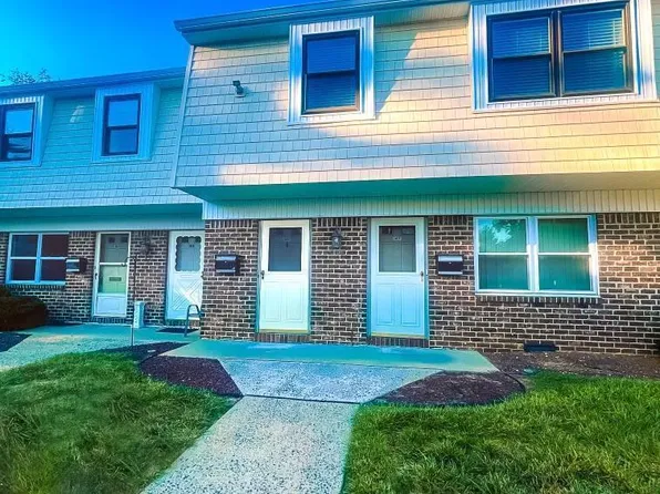 1412 Silver Ct, Hamilton, NJ 08690