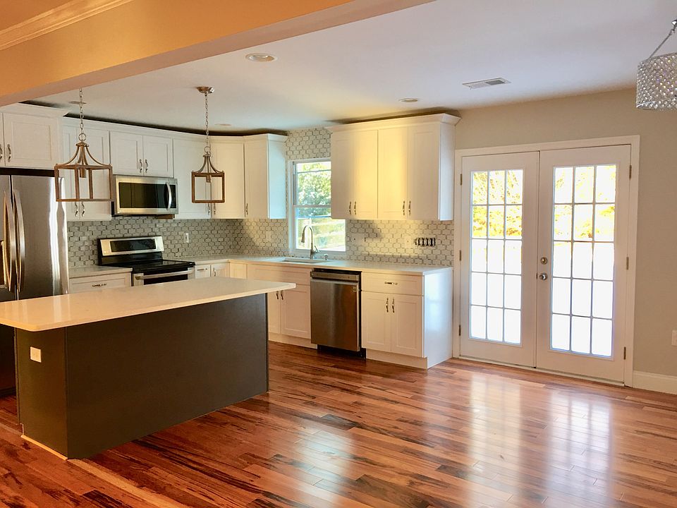 1st image of 22605 Hawlings River Dr