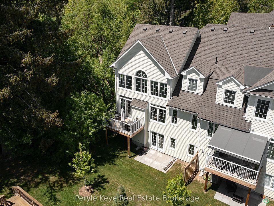 1st image of 16 Leeds Ct