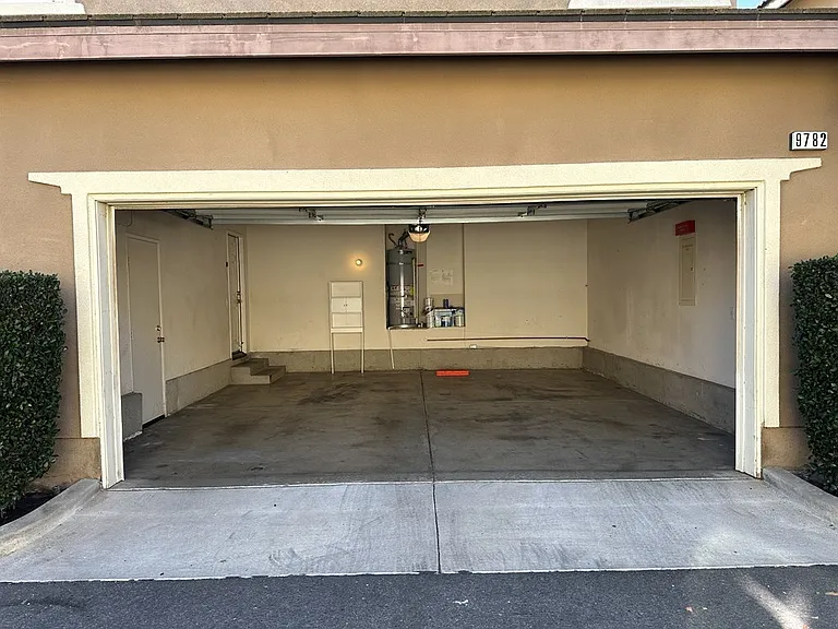 9782 Winterberry Dr — Photo 15