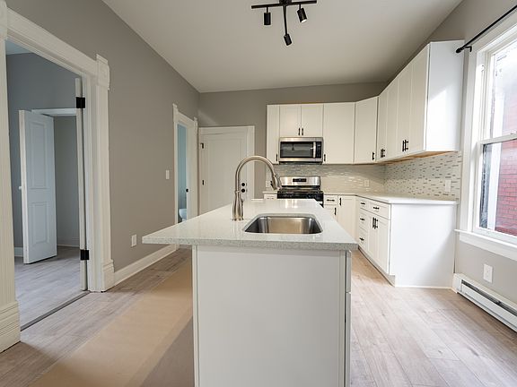 5th image of 2053 N Bingham St Unit 2