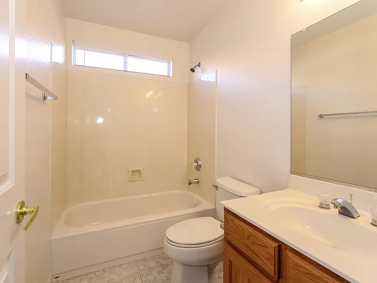 8760 W Melinda Ln — Photo 12