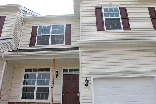 976 King Way Photo 1