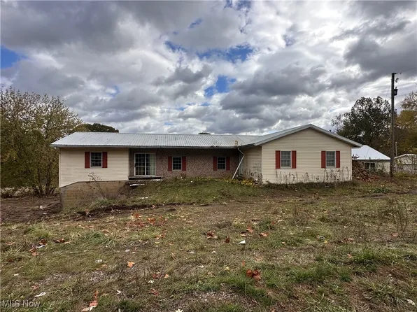 18090 State Route 16, Coshocton, OH 43812