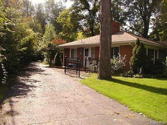 2nd image of 179 Eileen Dr