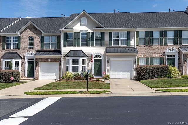 1st image of 324 Dusk Dr