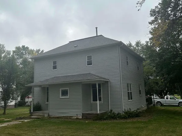 338 3rd St, Ashton, IA 51232