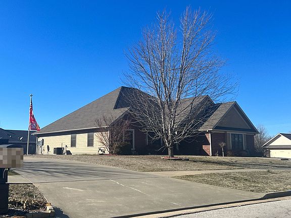 3rd image of 808 Chesterfield Dr