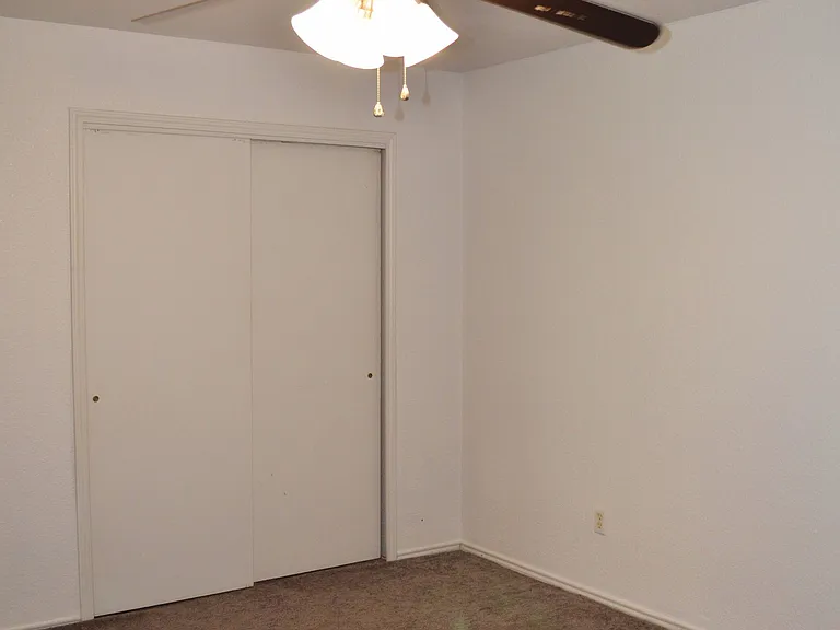 4603 Regency Dr — Photo 36