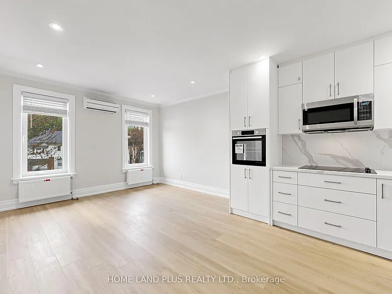 919 Avenue Rd #3 — Photo 4