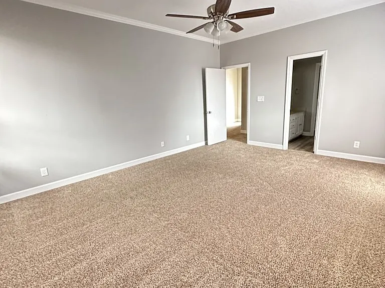 208 Forest View Ct — Photo 10