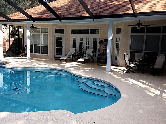 Enclosed Pool Deck & Porch