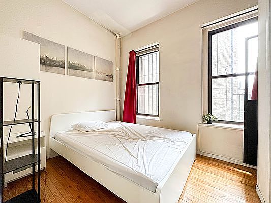 5th image of 194 Bleecker St APT D