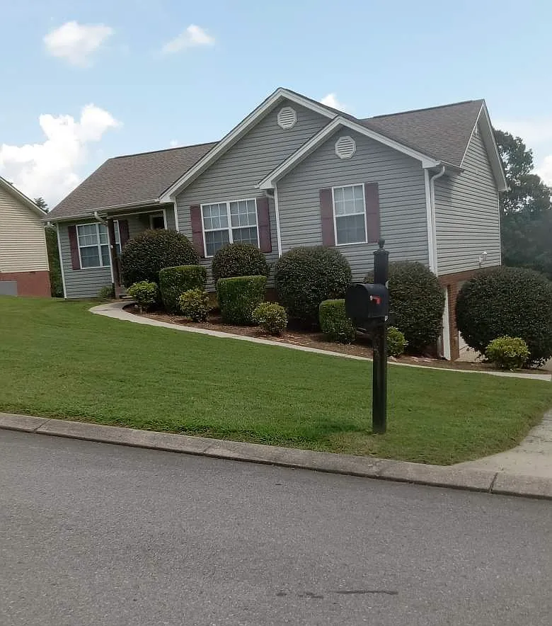 210 Farmway Drive SE — Photo 1