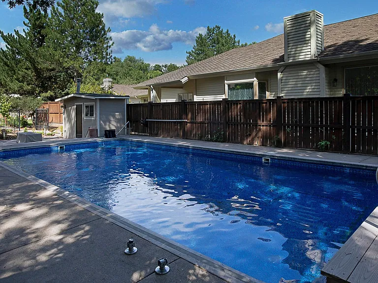 916 Poly Dr — Photo 24