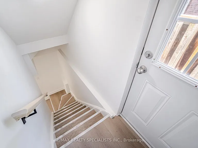 6272 Kindree Cir #LOWER — Photo 2