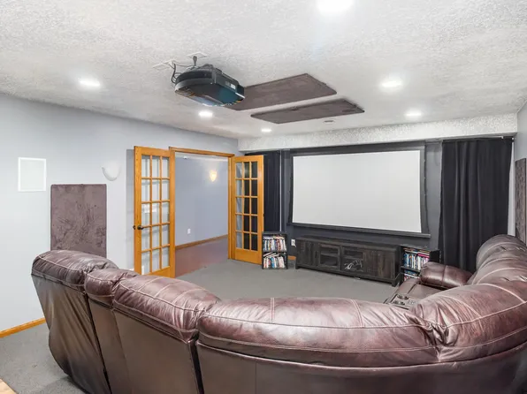 10798 Ashley Ln, Woodbury, MN 55129