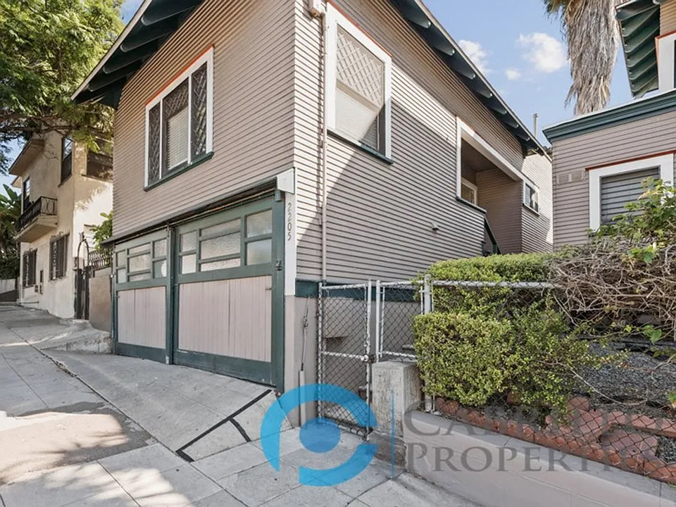 2205 Broadway #9