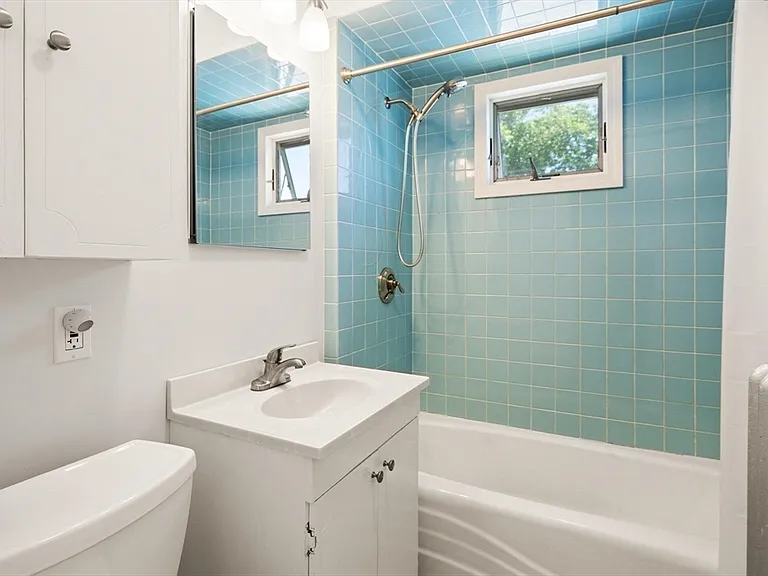 1521 Centre St #2 — Photo 8