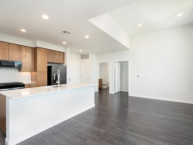 MV Apartments — Photo 16