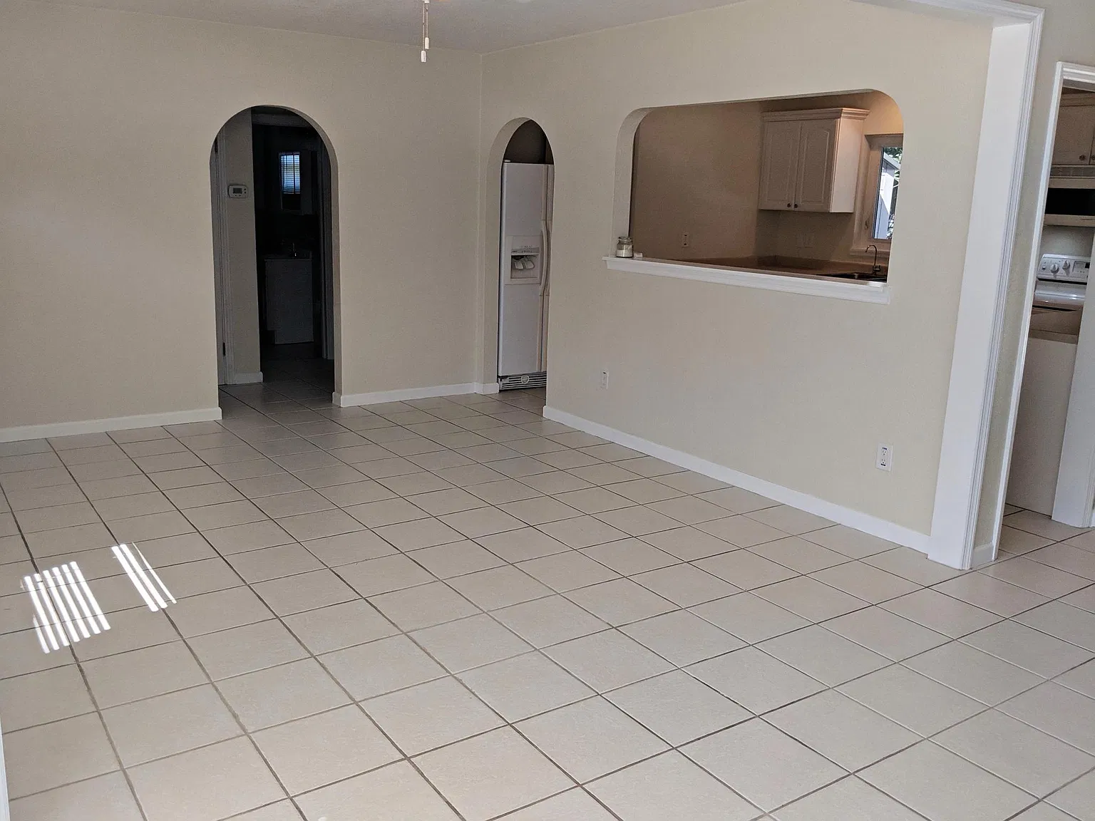 3 bed, 1350 sqft, $2,600 — Photo 4