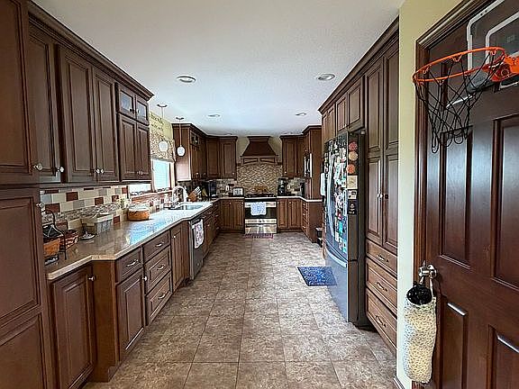 5th image of 62 Lakeside Villa