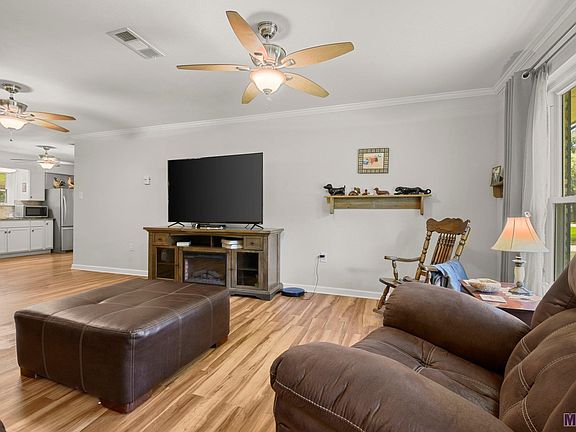 5th image of 16834 Pernecia Ave