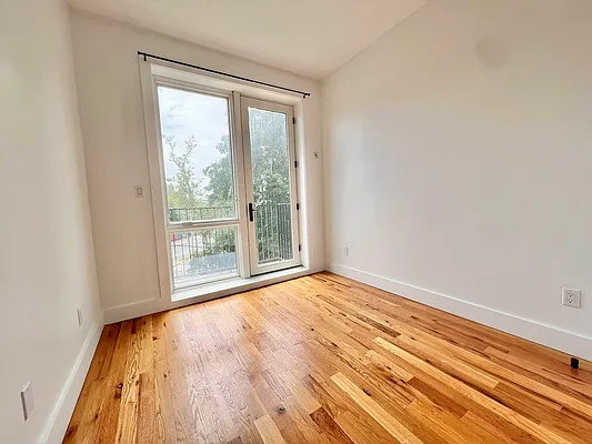 Rented by ERNY LLC | media 31