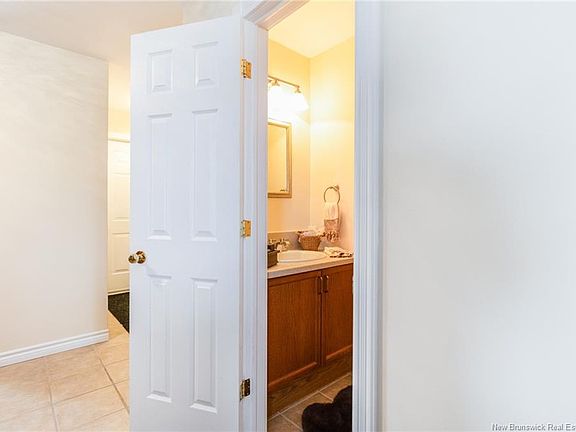 5th image of 500 Riverside Dr #1