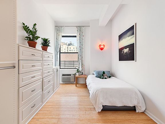 4th image of 150 Joralemon St APT 6D