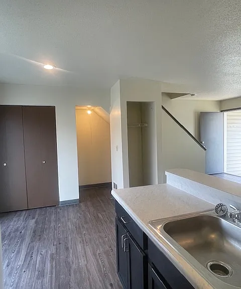 Willow Springs Apartments — Photo 6