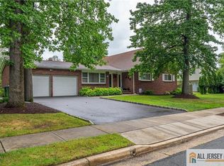 41 Jonathan Dr, Edison, NJ 08820