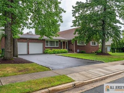 41 Jonathan Dr, Edison, NJ, 08820