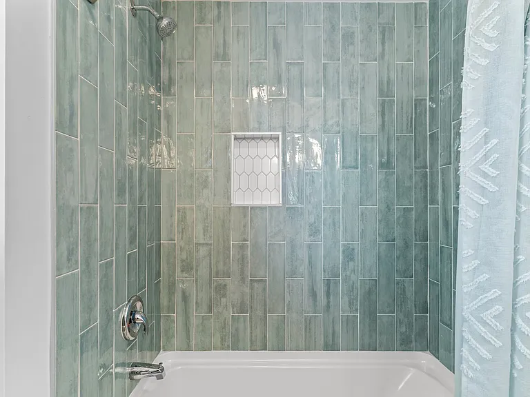 705 Brooks Aly — Photo 7
